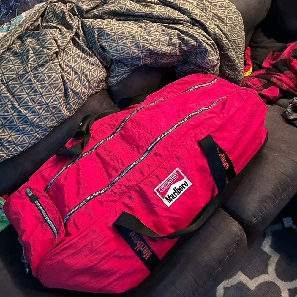 Vintage 90s Marlboro duffel bag